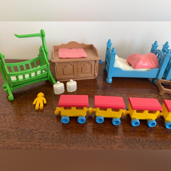 Playmobil Victorian Children’s Room (#5311) - Picture 3 of 4